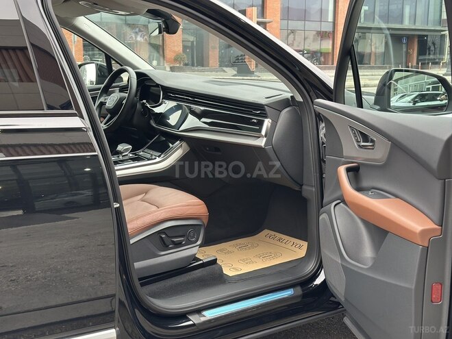 Audi Q7-16