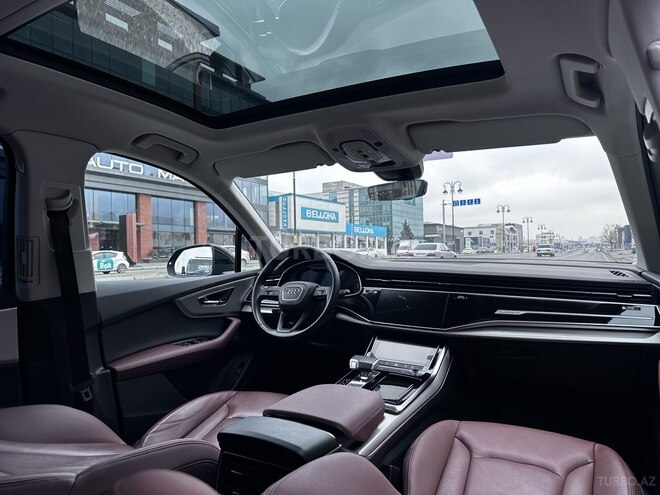 Audi Q7-22