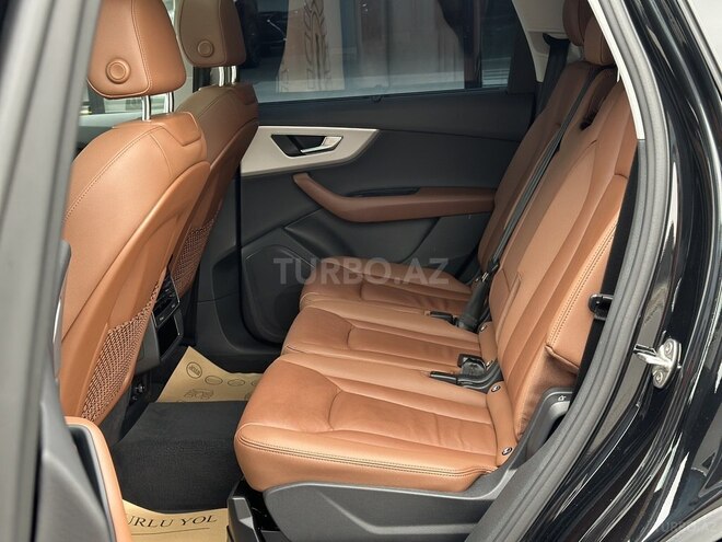 Audi Q7-20