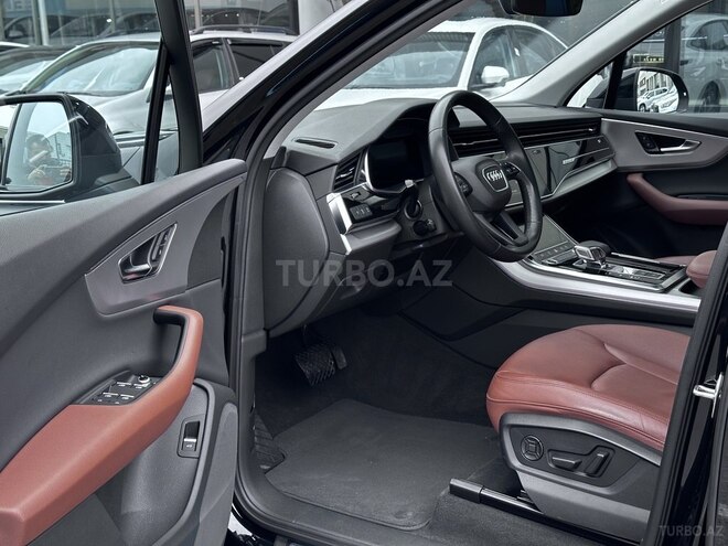 Audi Q7-14
