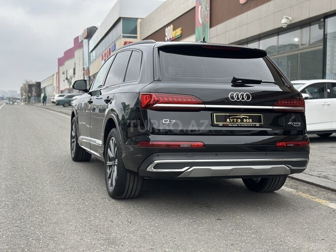 Audi Q7-9