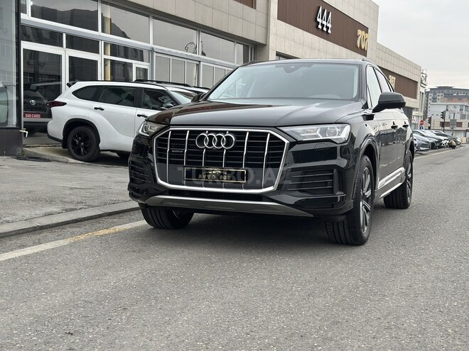 Audi Q7-3