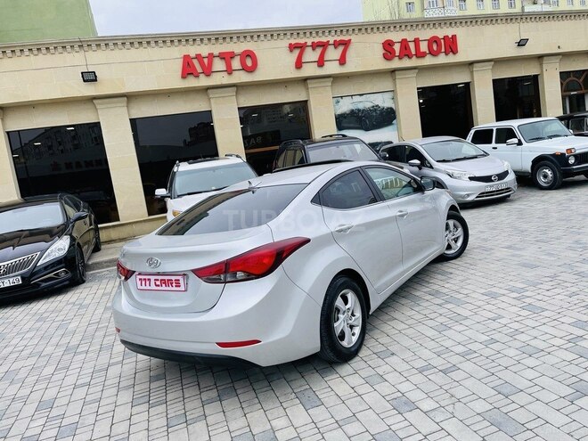 Hyundai Elantra-6