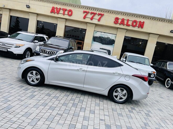 Hyundai Elantra-5