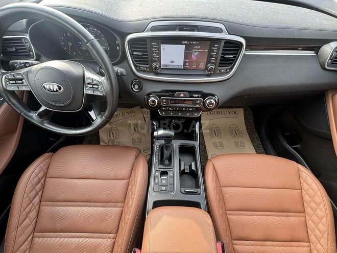 Kia Sorento-13