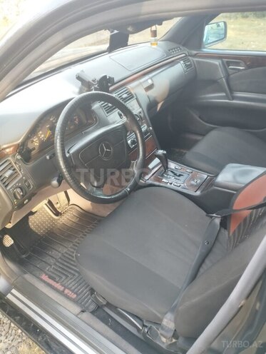Mercedes E 230 1997, 555,605 km - 2.3 l - Şirvan