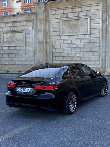 Toyota Camry-5