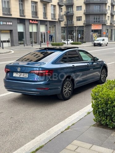Volkswagen Jetta-12