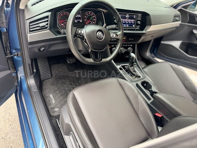 Volkswagen Jetta-19