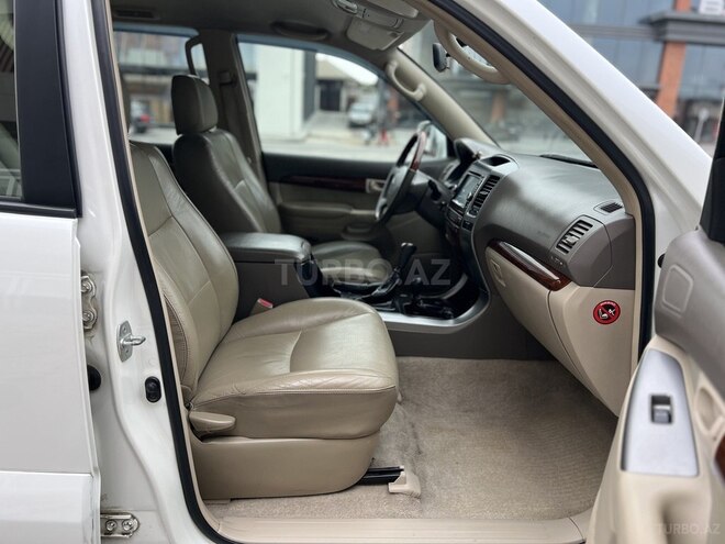 Toyota Land Cruiser Prado-8