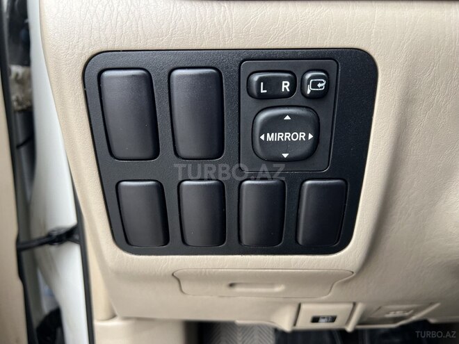 Toyota Land Cruiser Prado-15