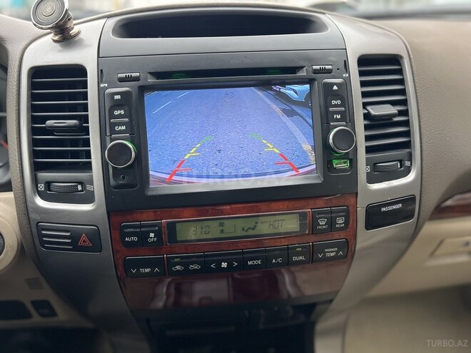 Toyota Land Cruiser Prado-12