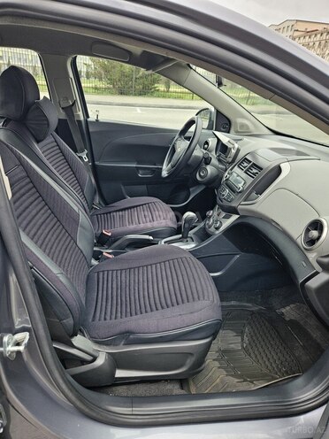 Chevrolet Aveo-7