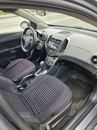 Chevrolet Aveo-8