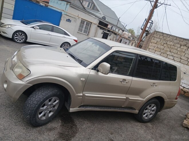 Mitsubishi Pajero 2004, 300,000 km - 2.8 l - Bakı