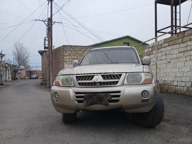 Mitsubishi Pajero 2004, 300,000 km - 2.8 l - Bakı