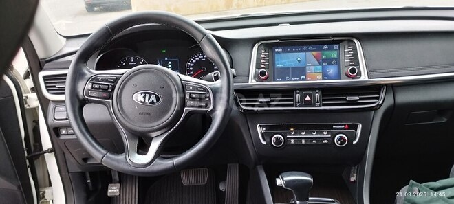 Kia K5-3