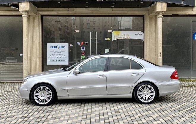 Mercedes E 270 2002, 243,000 km - 2.7 l - Bakı