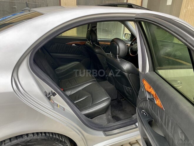 Mercedes E 270 2002, 243,000 km - 2.7 l - Bakı