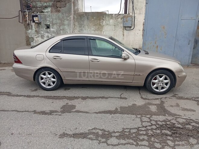Mercedes C 220 d 2001, 330,000 km - 2.2 л - Bakı
