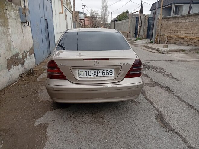 Mercedes C 220 d 2001, 330,000 km - 2.2 л - Bakı