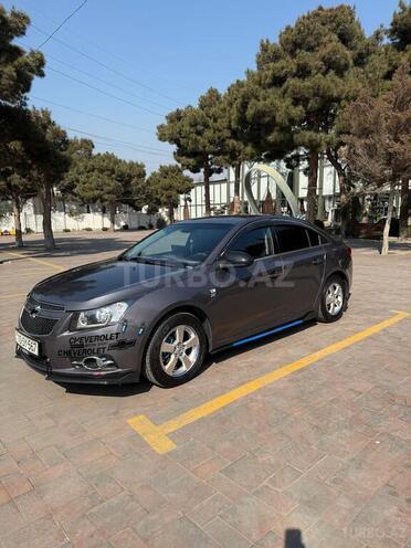 Chevrolet Cruze-12