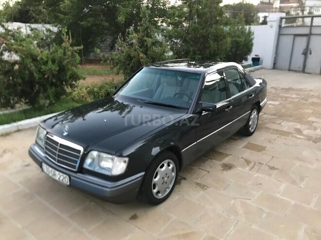 Mercedes E 220 1994, 140,000 km - 2.2 l - Bakı