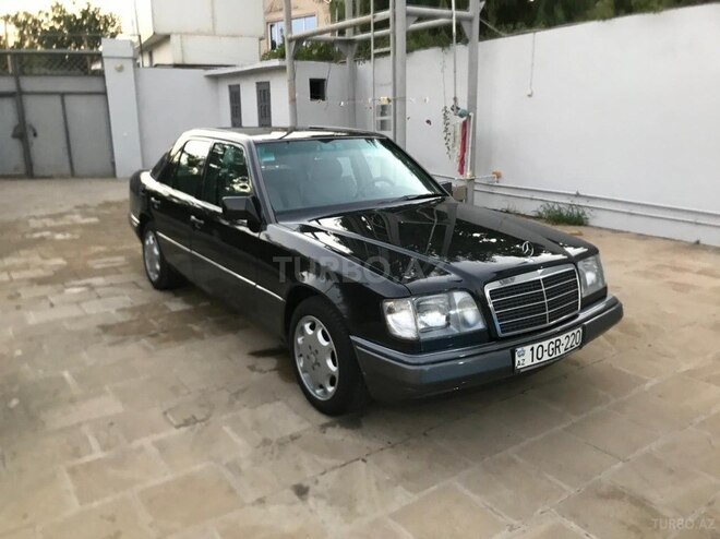 Mercedes E 220 1994, 140,000 km - 2.2 l - Bakı