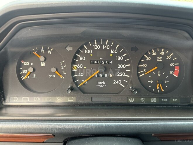 Mercedes E 220 1994, 140,000 km - 2.2 l - Bakı