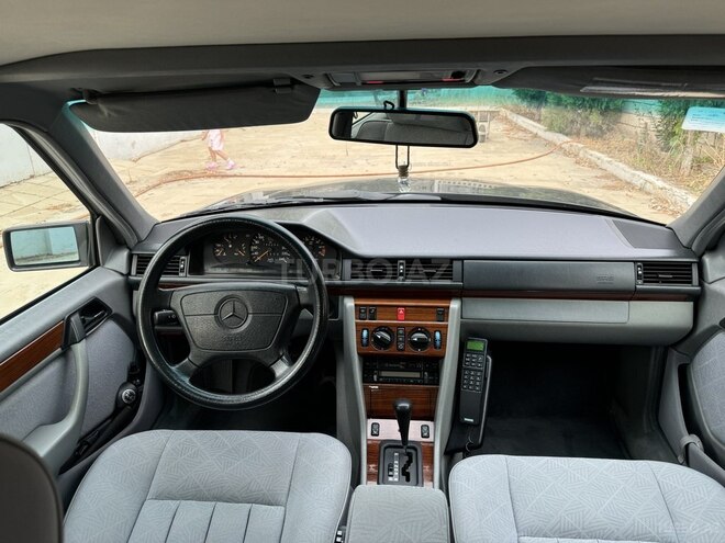 Mercedes E 220 1994, 140,000 km - 2.2 l - Bakı