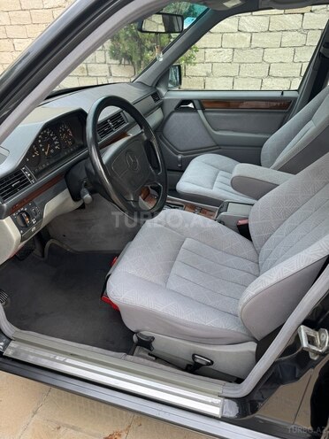 Mercedes E 220 1994, 140,000 km - 2.2 l - Bakı