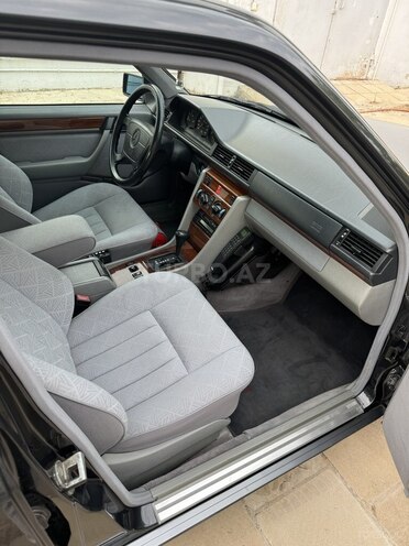 Mercedes E 220 1994, 140,000 km - 2.2 l - Bakı