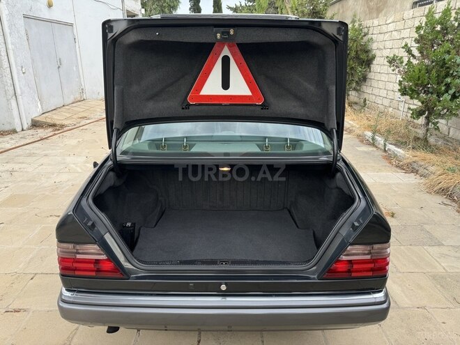 Mercedes E 220 1994, 140,000 km - 2.2 l - Bakı