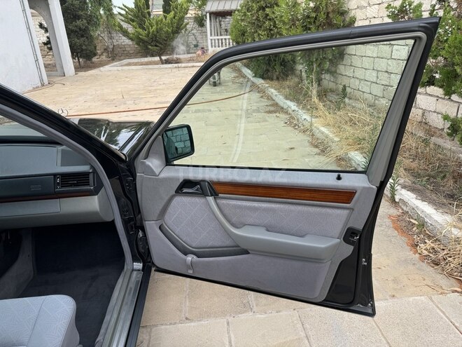 Mercedes E 220 1994, 140,000 km - 2.2 l - Bakı