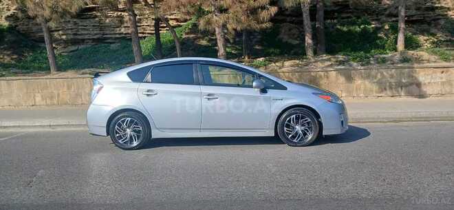 Toyota Prius 2014, 100,000 km - 1.8 л - Bakı
