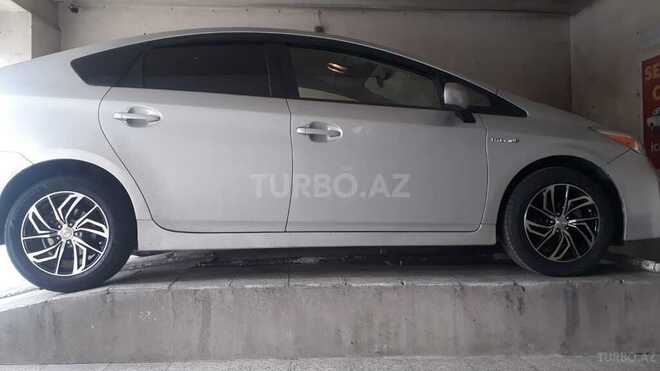 Toyota Prius 2014, 100,000 km - 1.8 л - Bakı