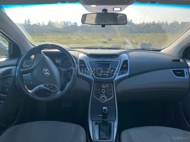 Hyundai Elantra 2015, 257,679 km - 1.8 л - Bakı