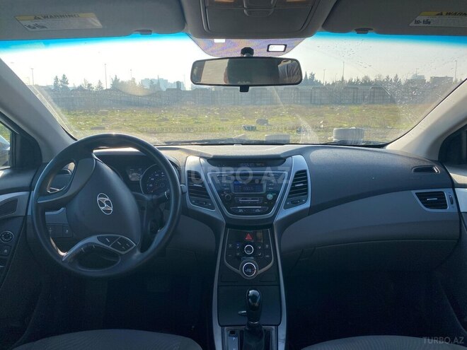 Hyundai Elantra 2015, 257,679 km - 1.8 л - Bakı