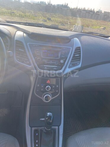 Hyundai Elantra 2015, 257,679 km - 1.8 л - Bakı
