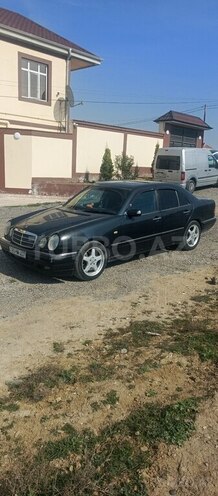 Mercedes E 320 1996, 300,000 km - 3.2 l - Bakı