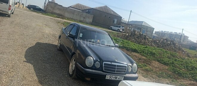 Mercedes E 320 1996, 300,000 km - 3.2 l - Bakı