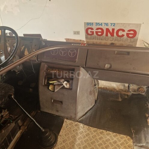 Mercedes 609 D-7