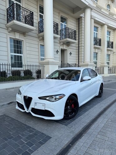 Alfa Romeo Giulia 2018, 105,000 km - 2.0 l - Bakı