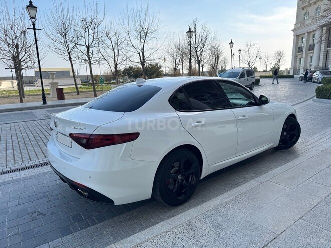 Alfa Romeo Giulia 2018, 105,000 km - 2.0 l - Bakı