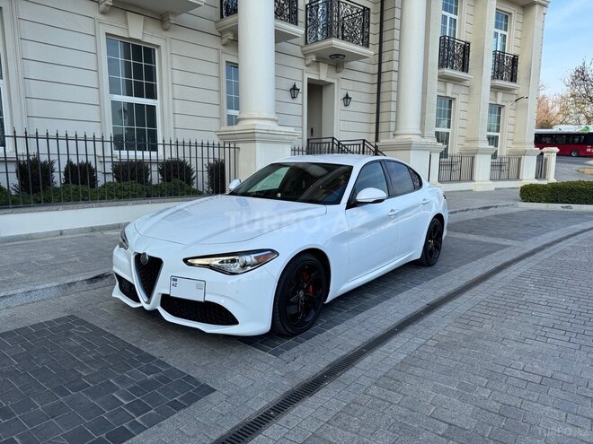 Alfa Romeo Giulia 2018, 105,000 km - 2.0 l - Bakı