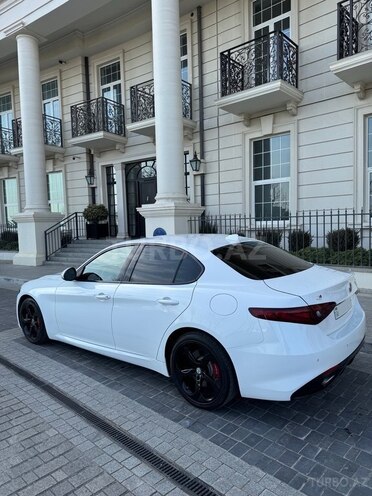 Alfa Romeo Giulia 2018, 105,000 km - 2.0 l - Bakı