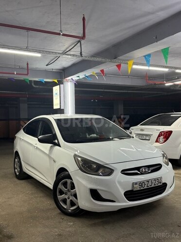 Hyundai Accent-1
