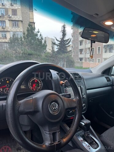 Volkswagen Jetta-11