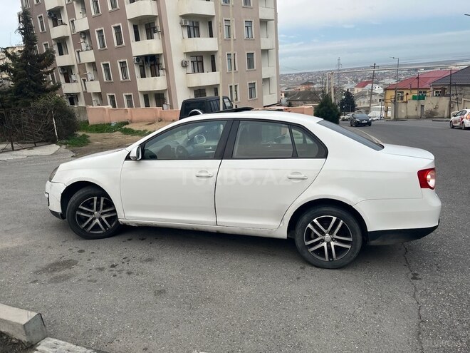 Volkswagen Jetta-5