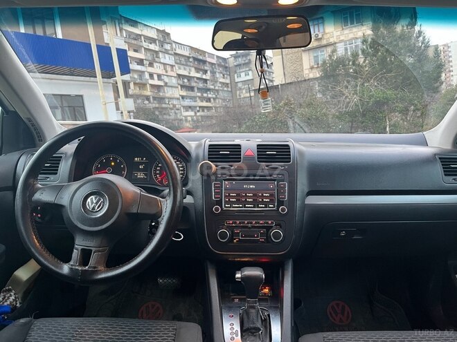 Volkswagen Jetta-7